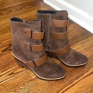 sorel wedge women’s boot 10.5, excellent condition